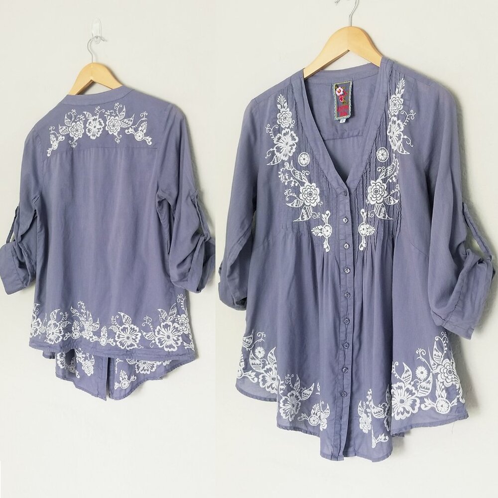 Johnny Was Blue White Embroidered Pintuck Pleats Rolled Tab Sleeves Blouse Top S